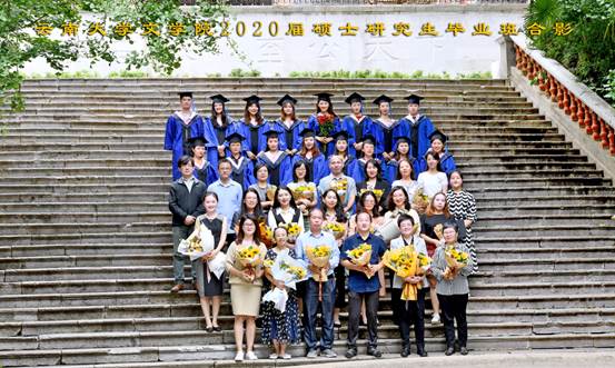 说明: 说明: 说明: (2020届)38+2x7003全讯入口2020届硕士研究生毕业班合影 6x10寸38张